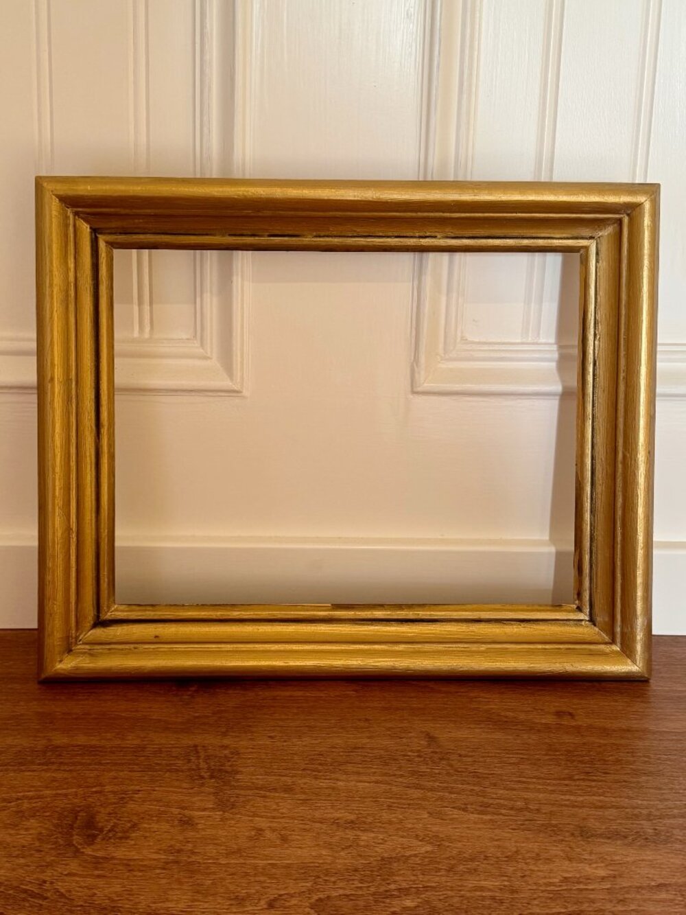 Vintage-Style Distressed Gold Wood Frame – Fits 8x10